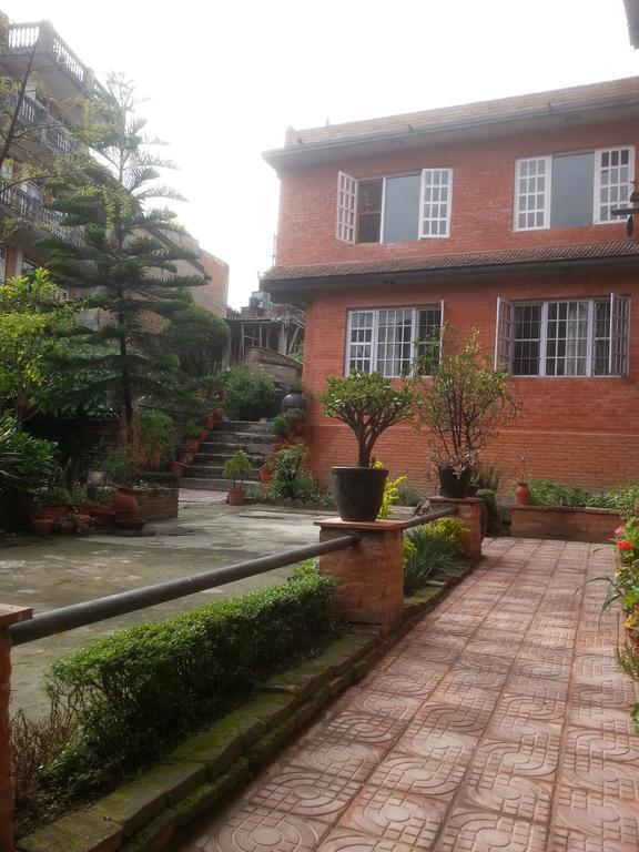 Pradhan House - Home Stay With Garden Bhatgoan Exterior foto