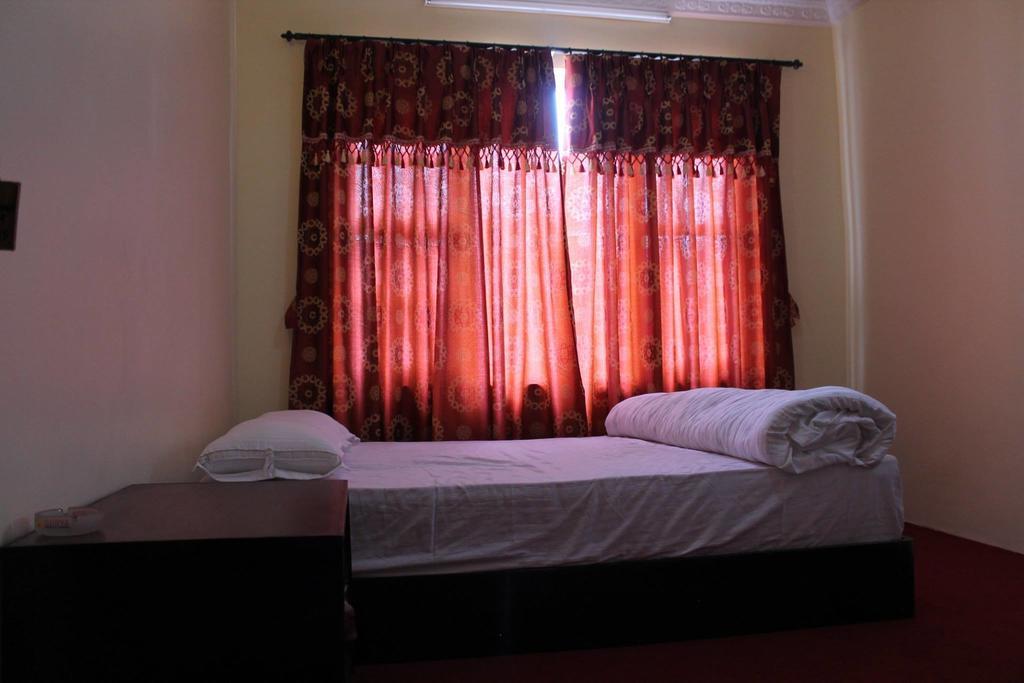 Pradhan House - Home Stay With Garden Bhatgoan Exterior foto